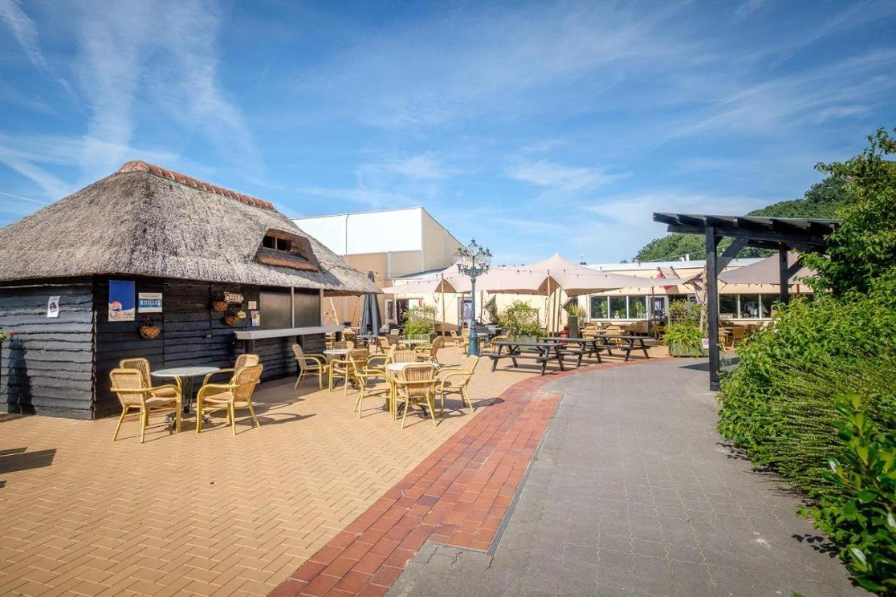 Het Familie Boshuisje - Vakantiewoning Op Prachtig Park Met Veel Faciliteiten Inc Ligbad Gramsbergen Exterior foto